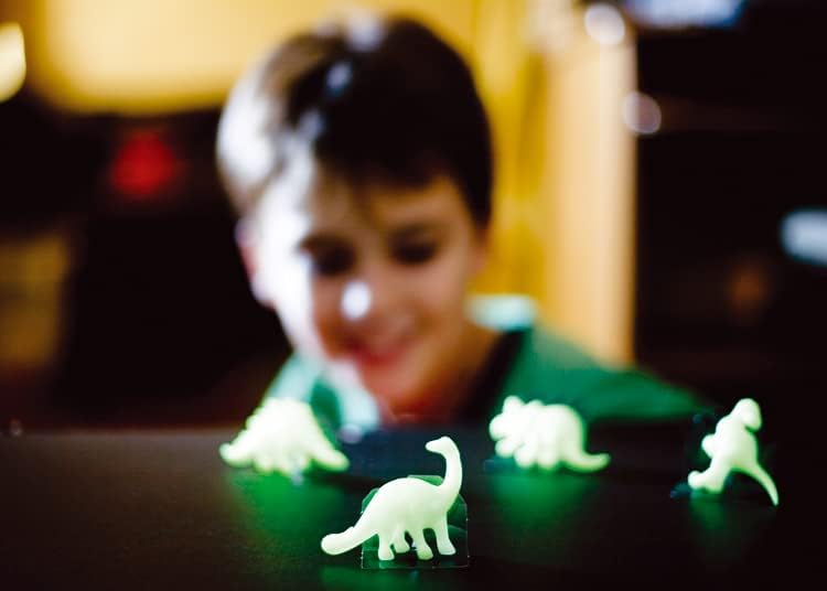 4M Glow-In-The-Dark: 3D Dinosaurs