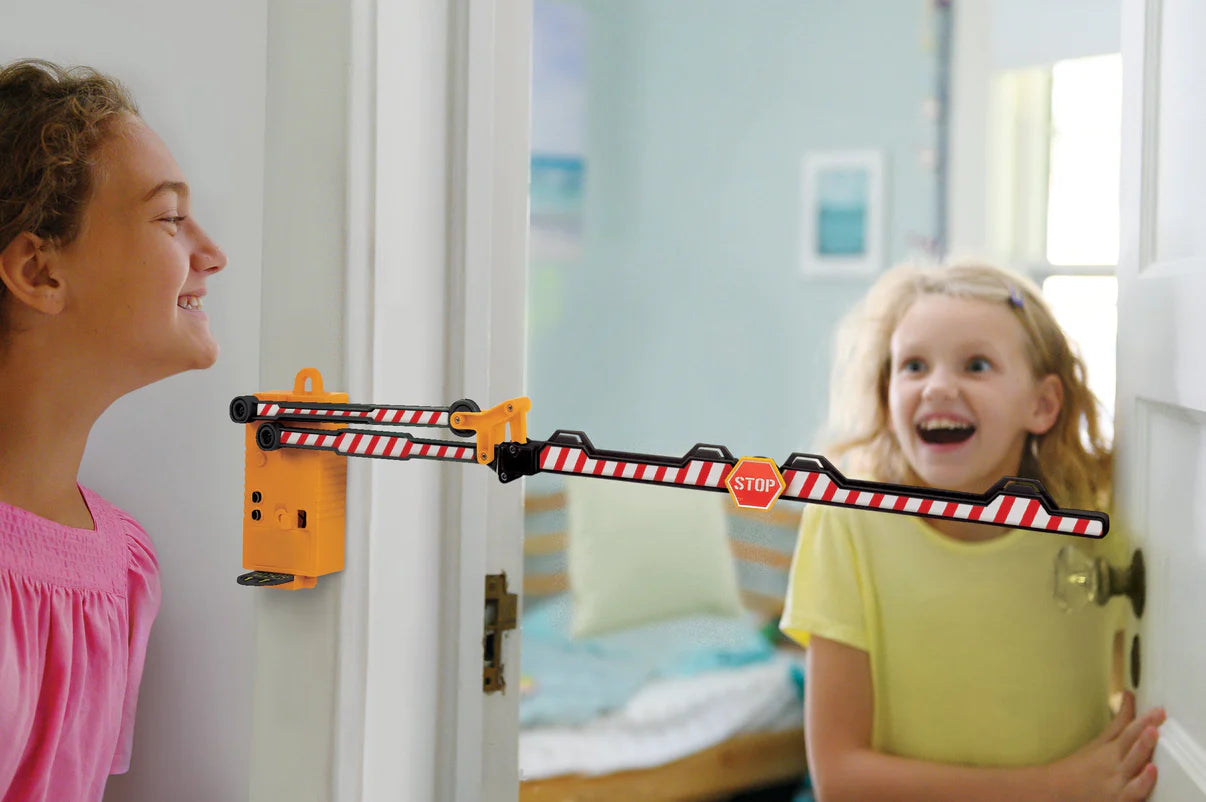 4M KidzLabs Motorised Barrier Gate